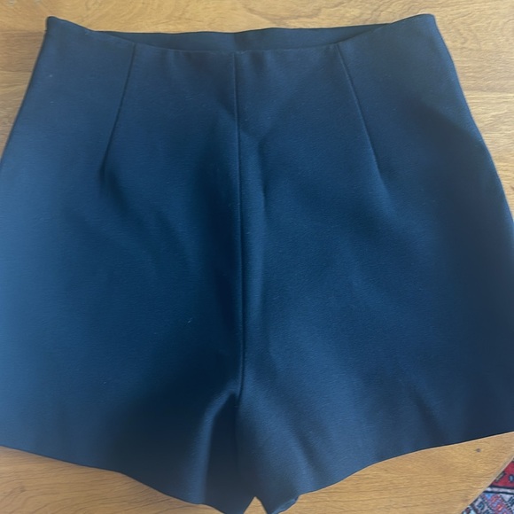 Zara black high waisted shorts - Picture 5 of 6
